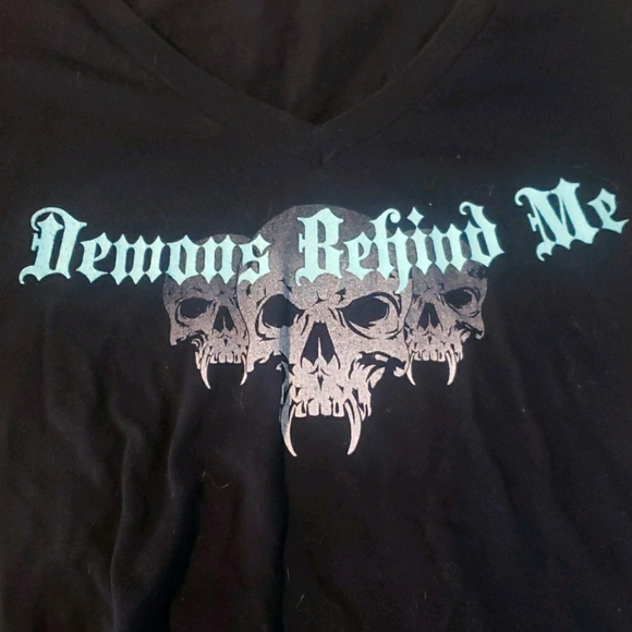 Demons Behind Me V neck - Picture 2 of 2